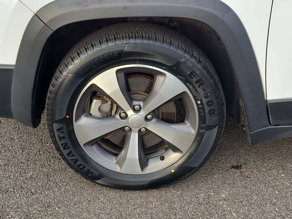 Thumbnail: 2020 Jeep Cherokee - 8