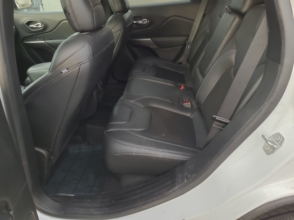 Thumbnail: 2020 Jeep Cherokee - 28