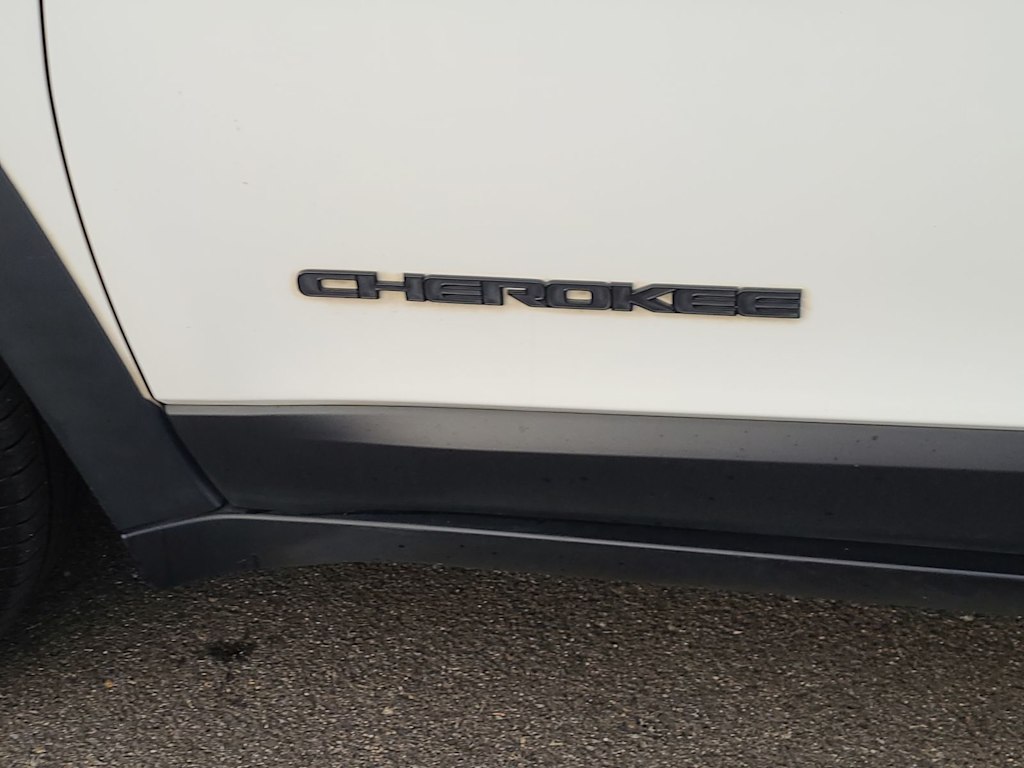 Thumbnail: 2020 Jeep Cherokee - 7