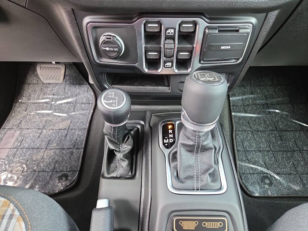 Thumbnail: 2026 Jeep Wrangler - 15