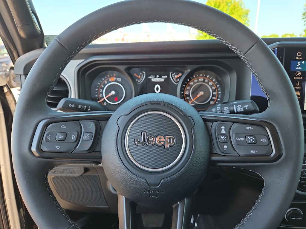 Thumbnail: 2025 Jeep Wrangler - 9