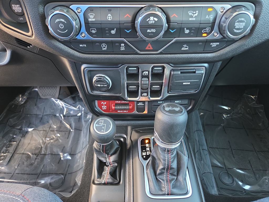 Thumbnail: 2026 Jeep Wrangler - 28