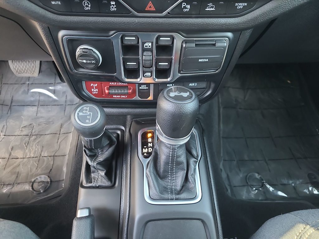 2024 Jeep Wrangler Sport 16