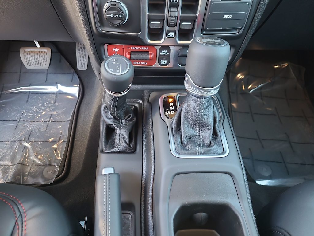 Thumbnail: 2026 Jeep Wrangler - 14