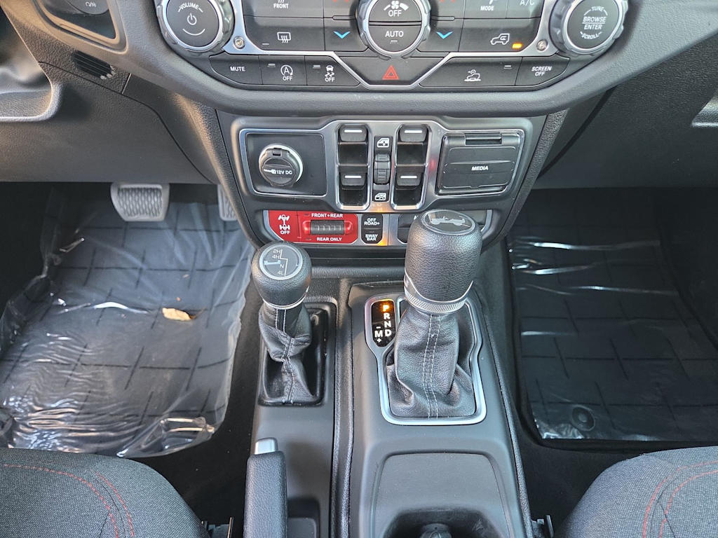 Thumbnail: 2025 Jeep Wrangler - 16