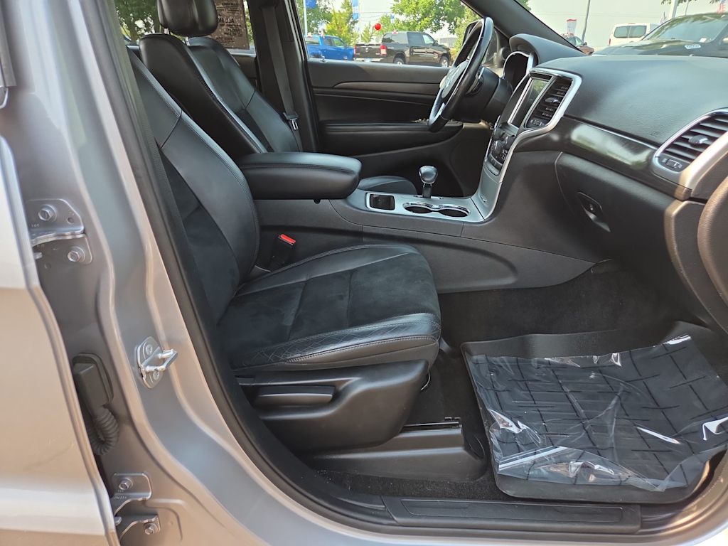 Thumbnail: 2015 Jeep Grand Cherokee - 12