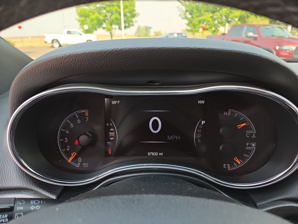 Thumbnail: 2015 Jeep Grand Cherokee - 17
