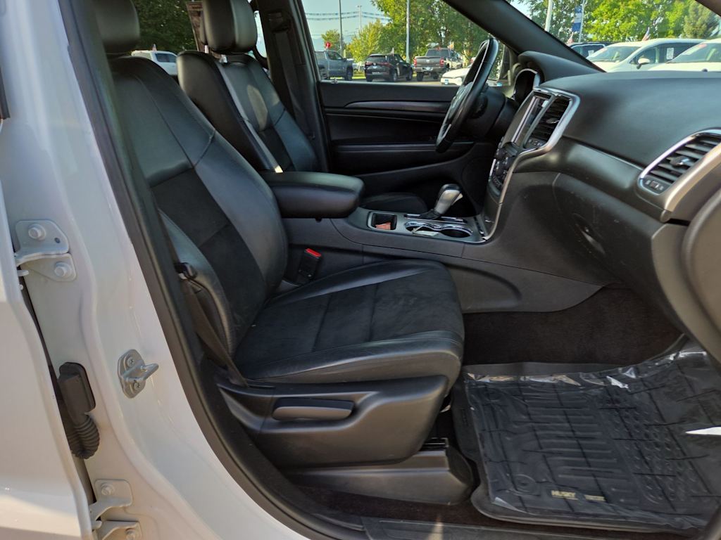Thumbnail: 2018 Jeep Grand Cherokee - 12