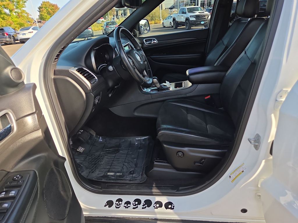 Thumbnail: 2018 Jeep Grand Cherokee - 11