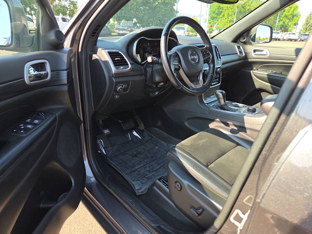 Thumbnail: 2020 Jeep Grand Cherokee - 12