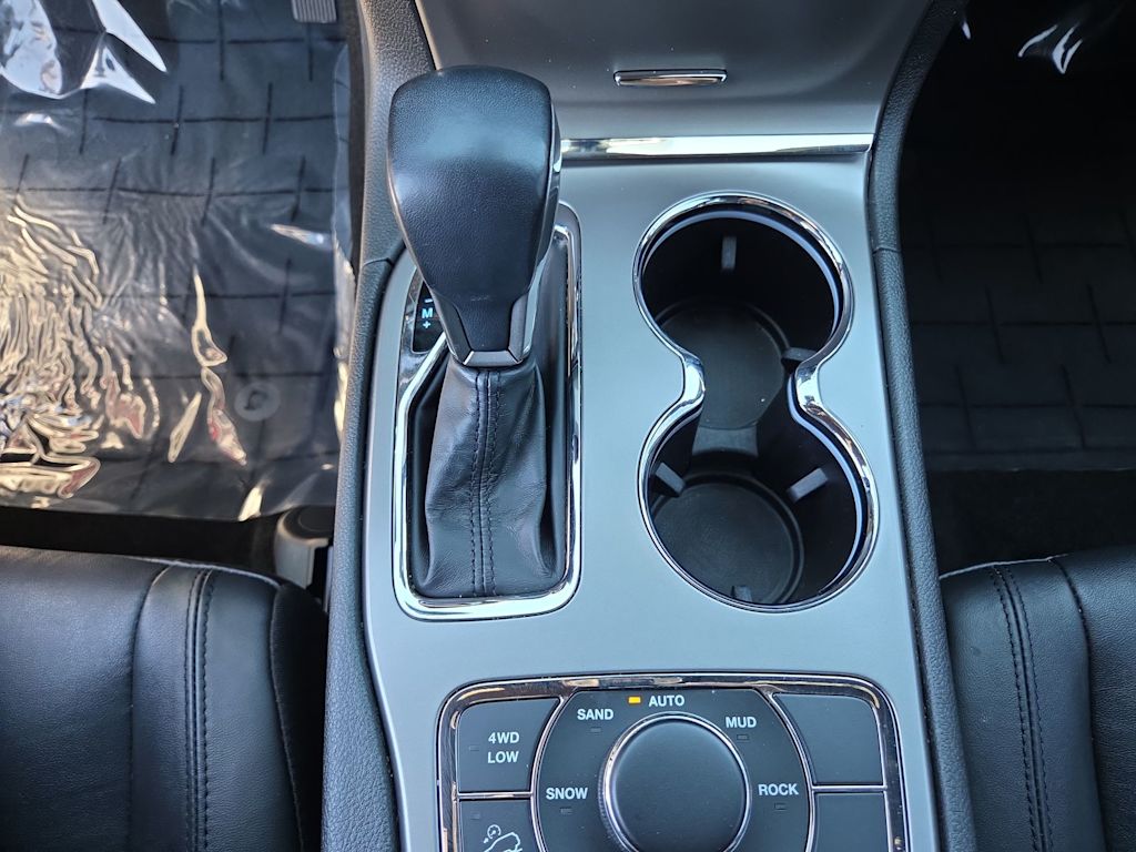 Thumbnail: 2021 Jeep Grand Cherokee - 14