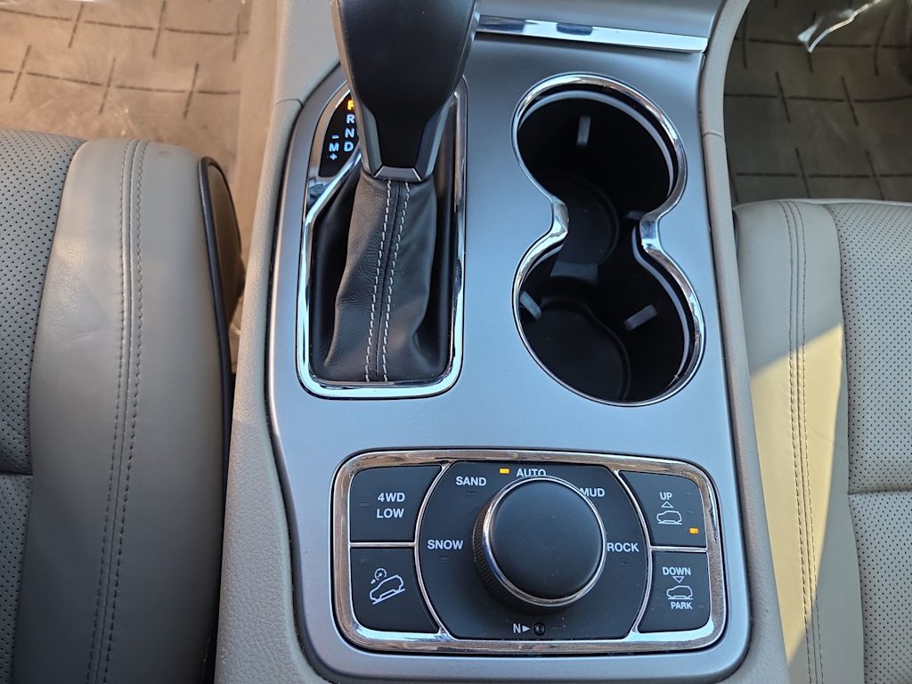 Thumbnail: 2018 Jeep Grand Cherokee - 14