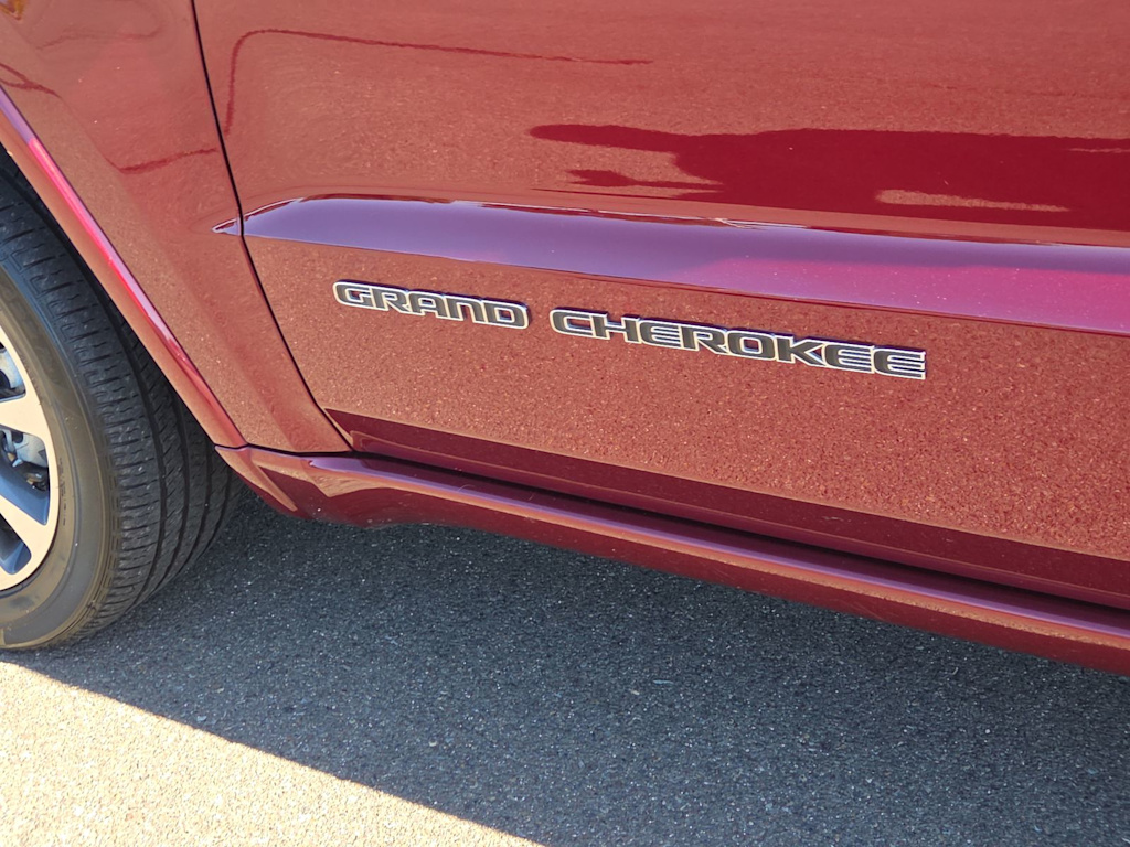 Thumbnail: 2018 Jeep Grand Cherokee - 7