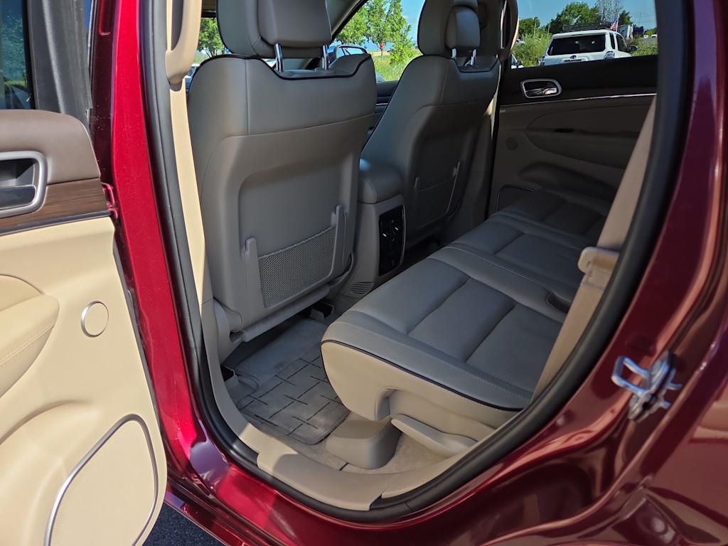 Thumbnail: 2018 Jeep Grand Cherokee - 12
