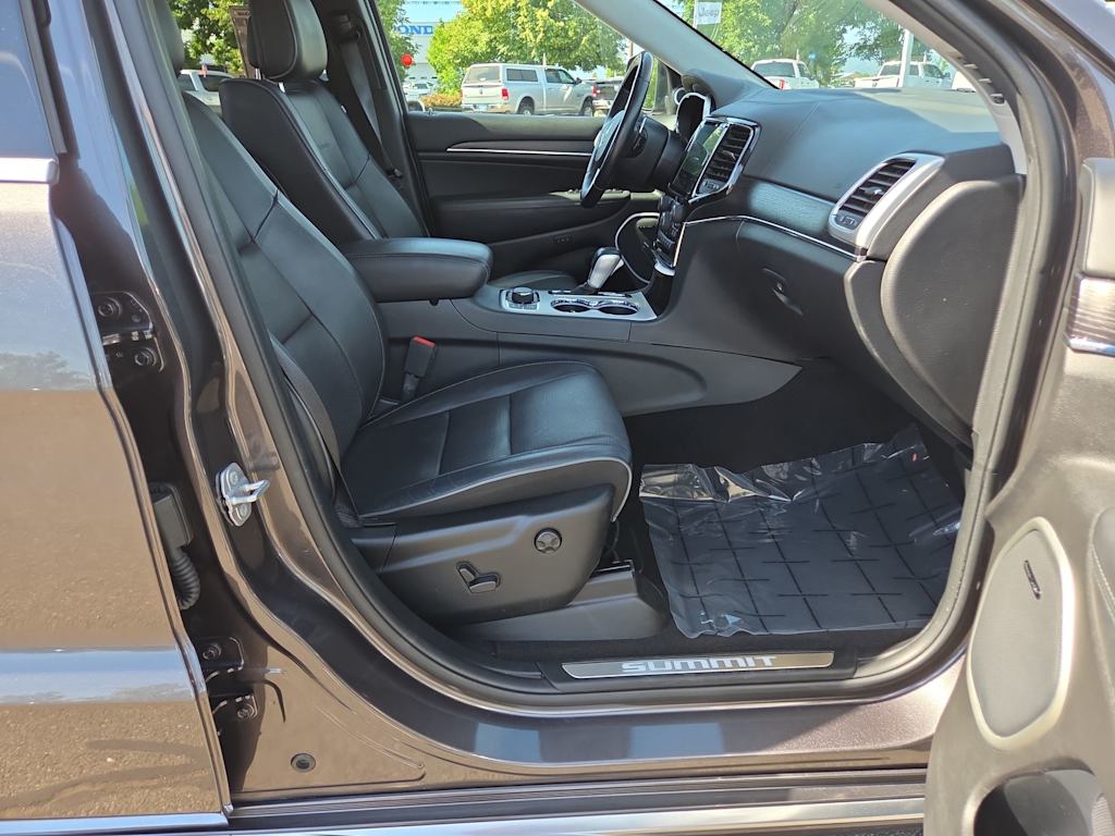 Thumbnail: 2020 Jeep Grand Cherokee - 28