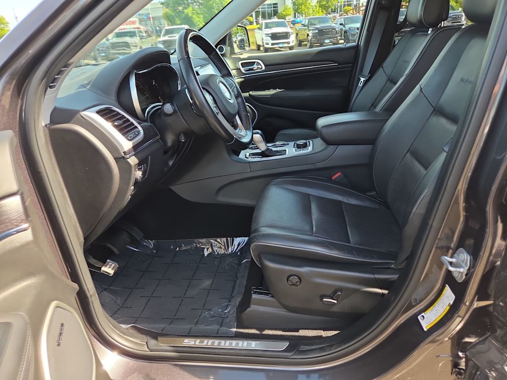 Thumbnail: 2020 Jeep Grand Cherokee - 11