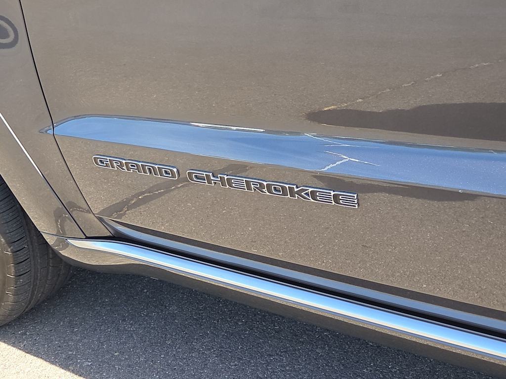 Thumbnail: 2020 Jeep Grand Cherokee - 7