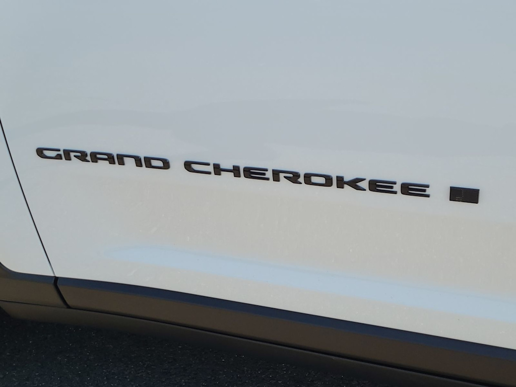 Thumbnail: 2025 Jeep Grand Cherokee - 7