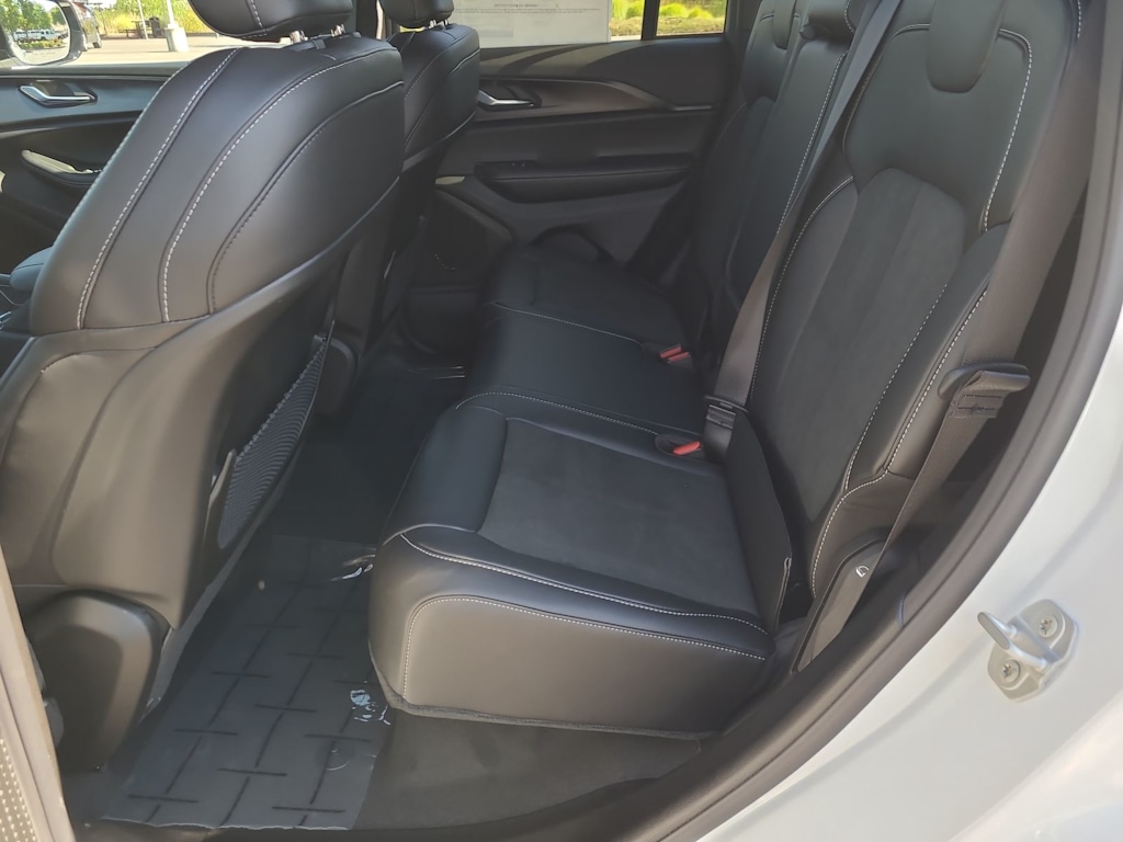 Thumbnail: 2025 Jeep Grand Cherokee - 28