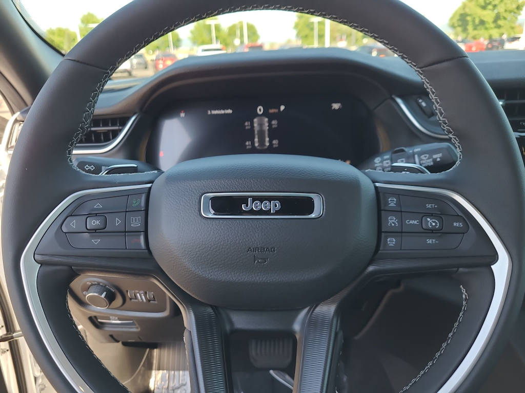 Thumbnail: 2025 Jeep Grand Cherokee - 29