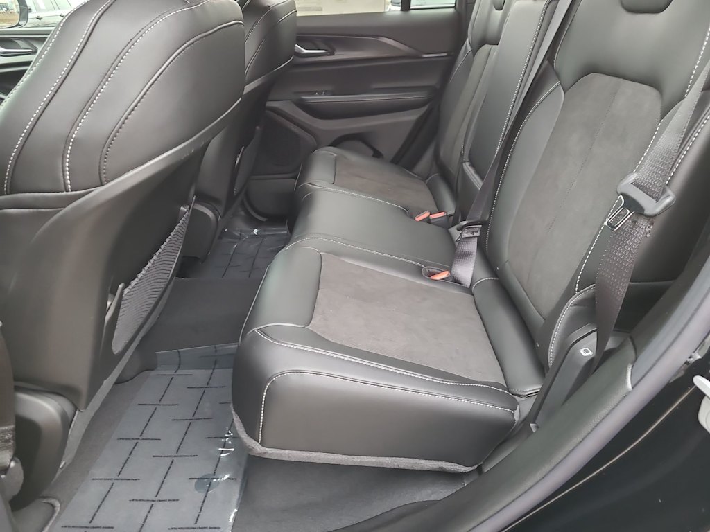 Thumbnail: 2025 Jeep Grand Cherokee - 27