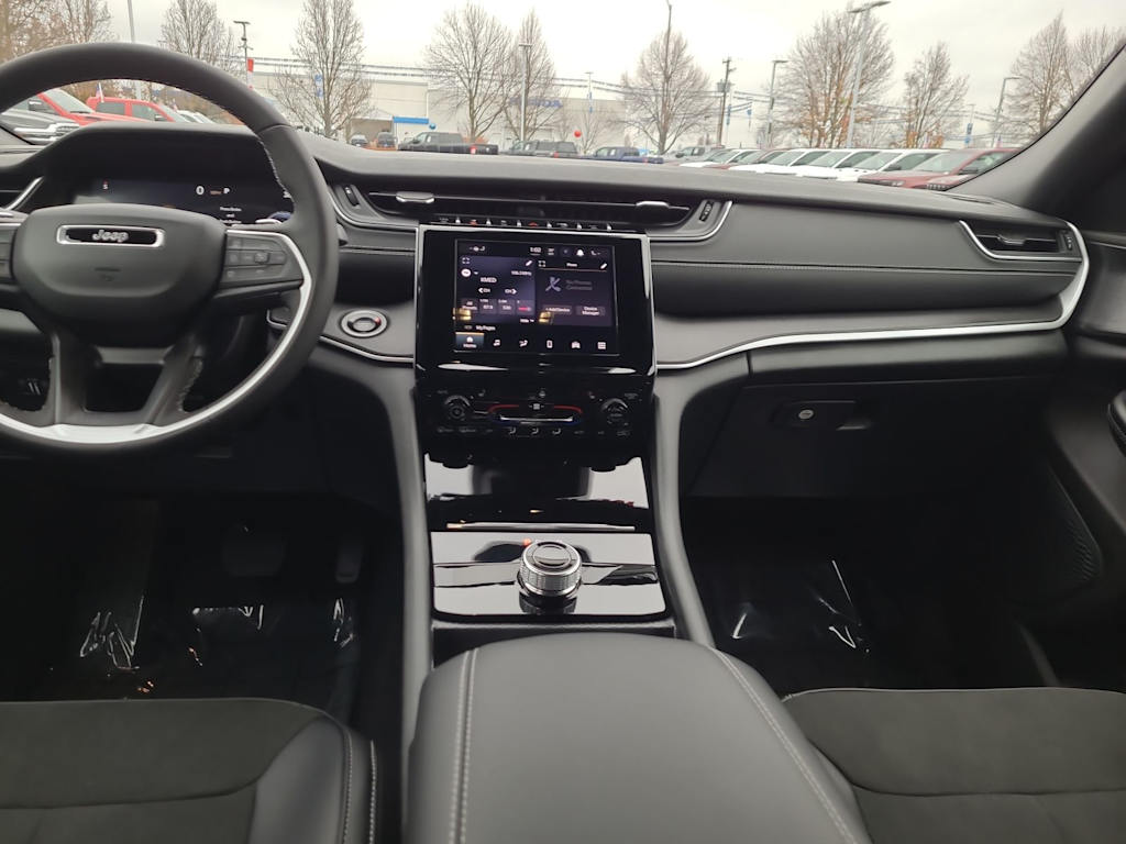 Thumbnail: 2025 Jeep Grand Cherokee - 10