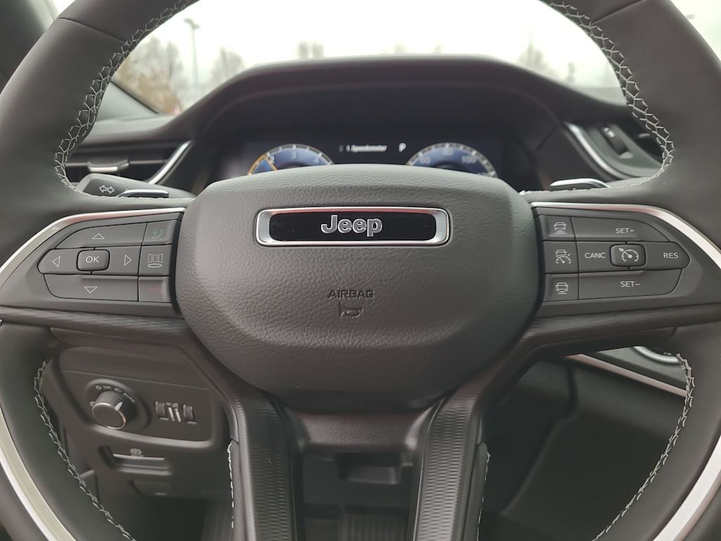 Thumbnail: 2025 Jeep Grand Cherokee - 28