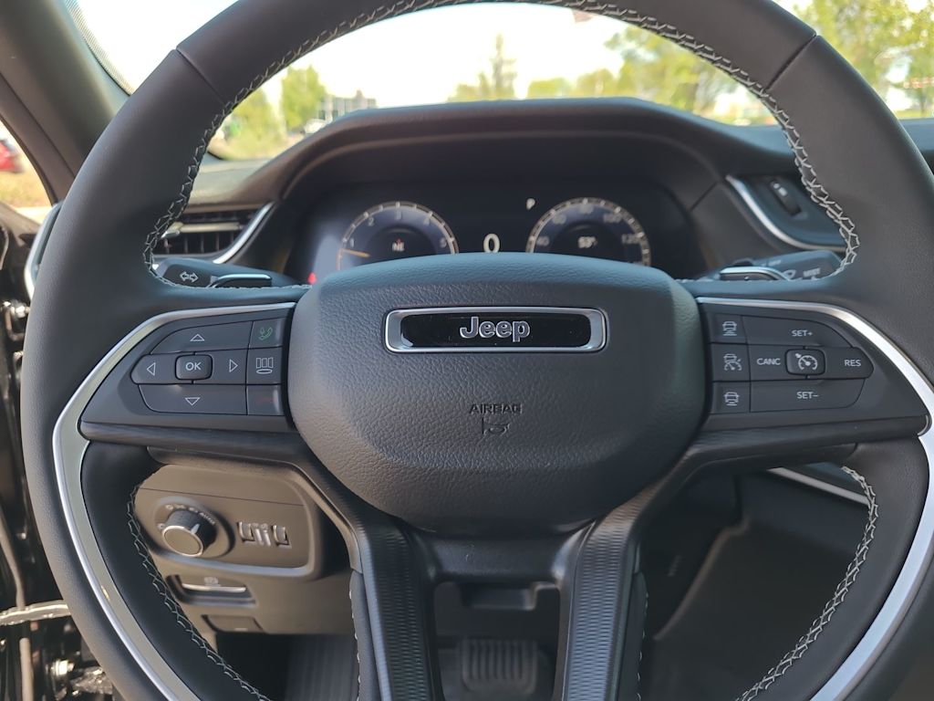 Thumbnail: 2026 Jeep Grand Cherokee - 28