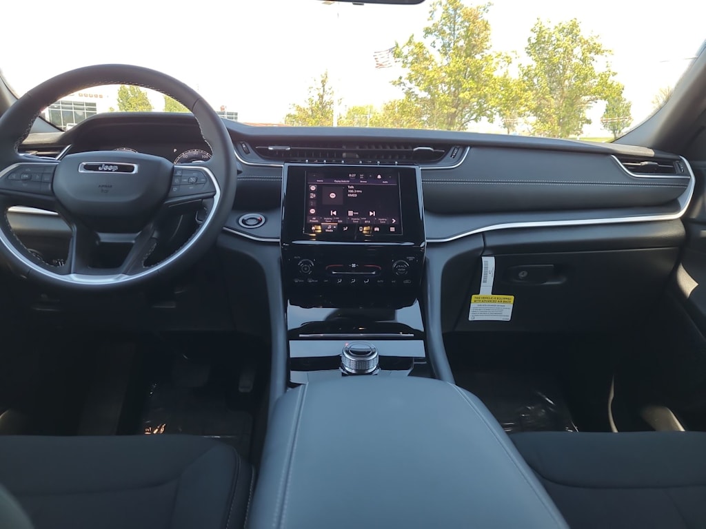 Thumbnail: 2026 Jeep Grand Cherokee - 10