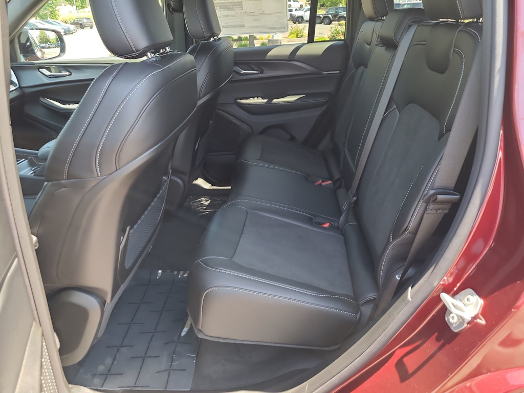 Thumbnail: 2025 Jeep Grand Cherokee - 26