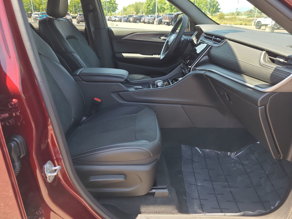 Thumbnail: 2025 Jeep Grand Cherokee - 11