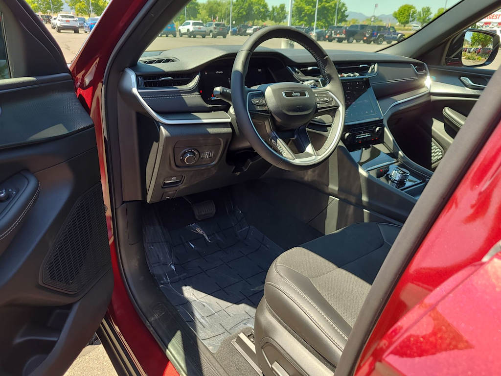 Thumbnail: 2025 Jeep Grand Cherokee - 2