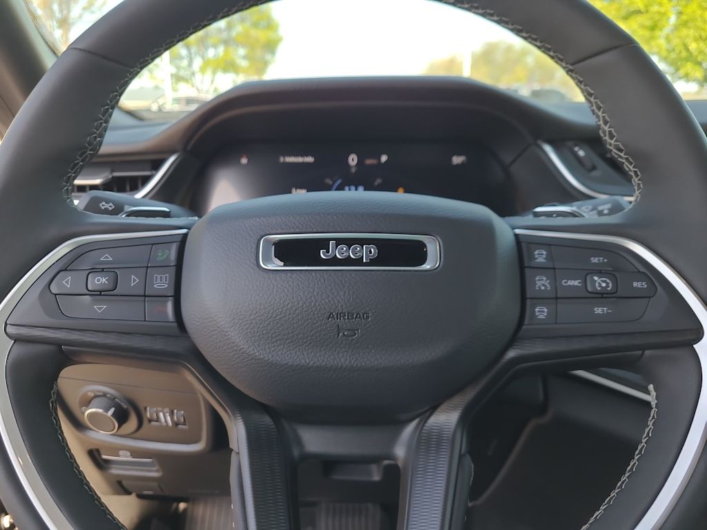 2024 Jeep Grand Cherokee Laredo 29