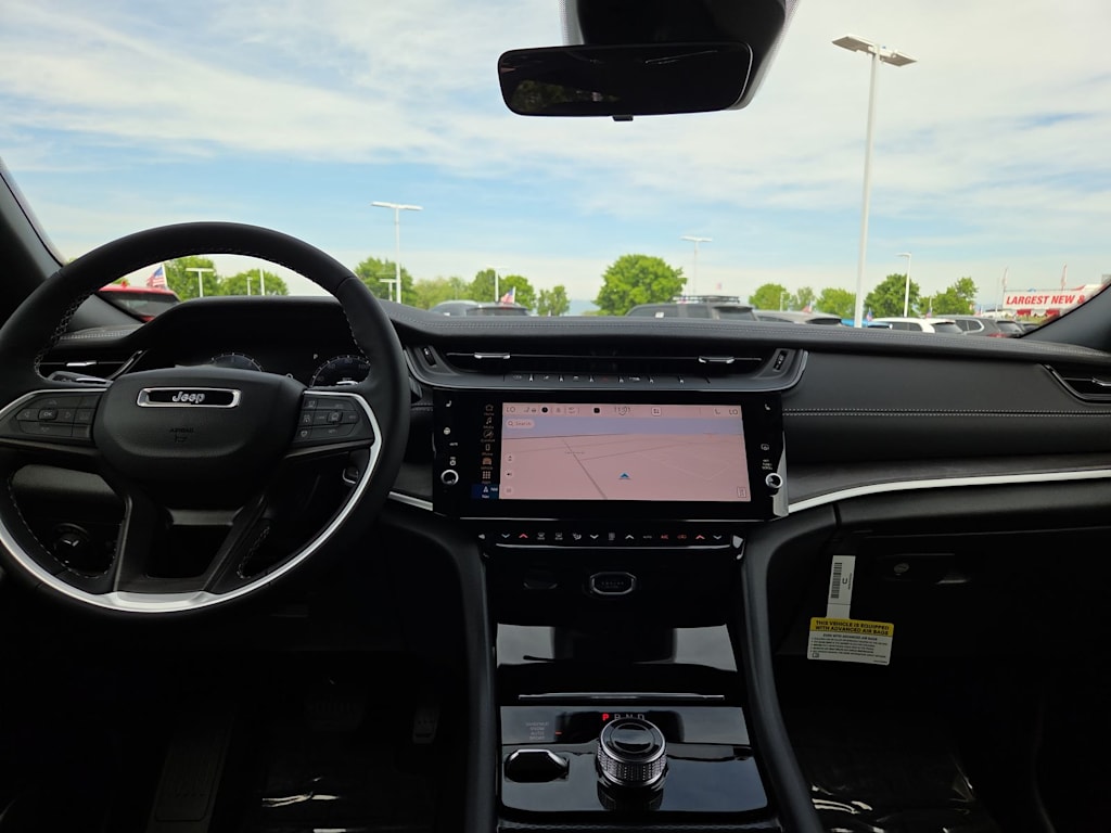 Thumbnail: 2026 Jeep Grand Cherokee - 10