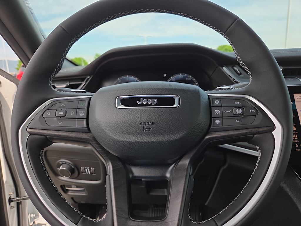 Thumbnail: 2026 Jeep Grand Cherokee - 14
