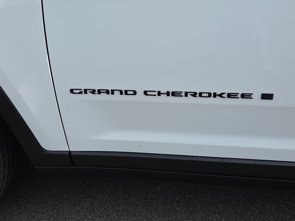Thumbnail: 2026 Jeep Grand Cherokee - 7
