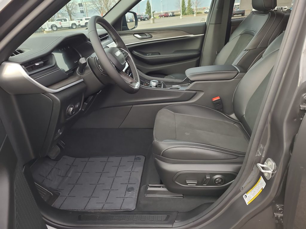 Thumbnail: 2026 Jeep Grand Cherokee - 11