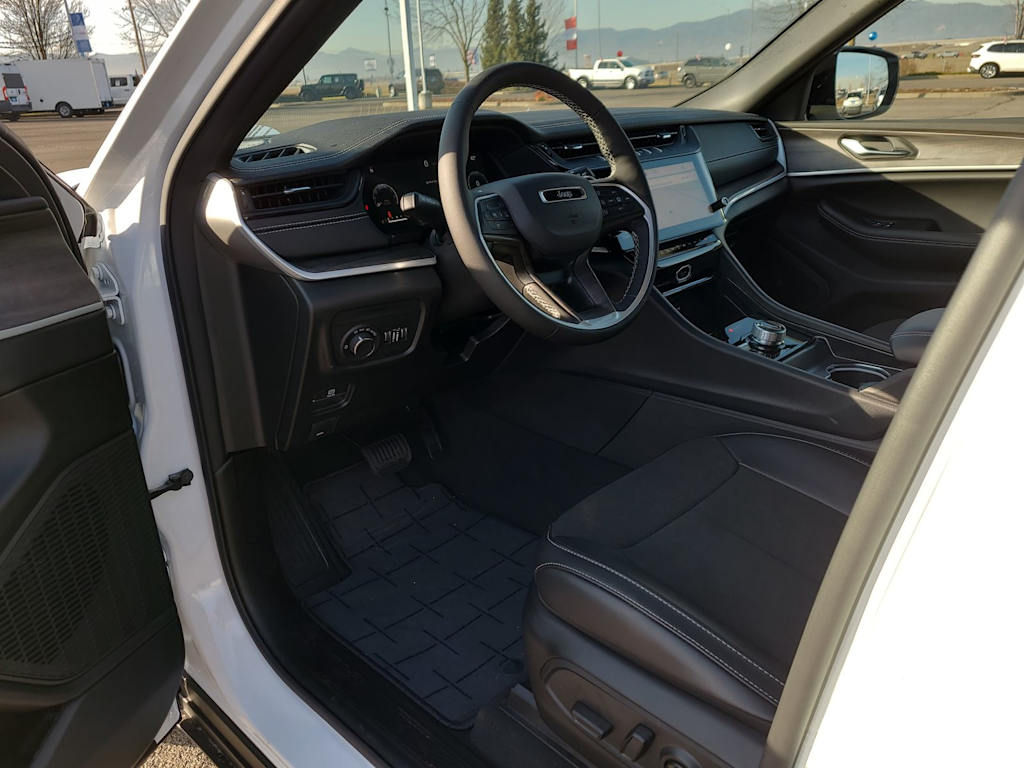 Thumbnail: 2026 Jeep Grand Cherokee - 2