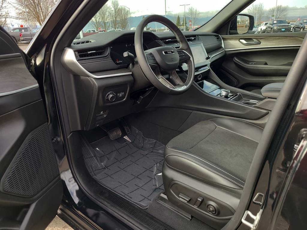 Thumbnail: 2026 Jeep Grand Cherokee - 10
