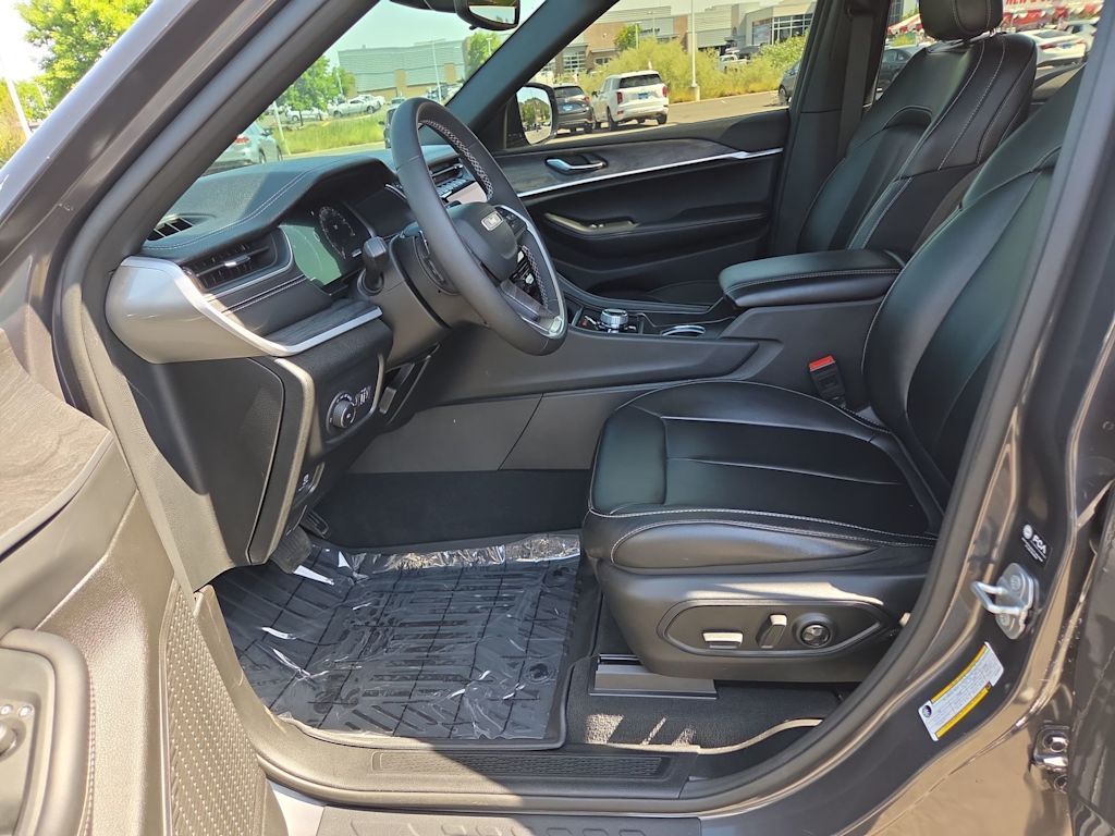 Thumbnail: 2025 Jeep Grand Cherokee - 11