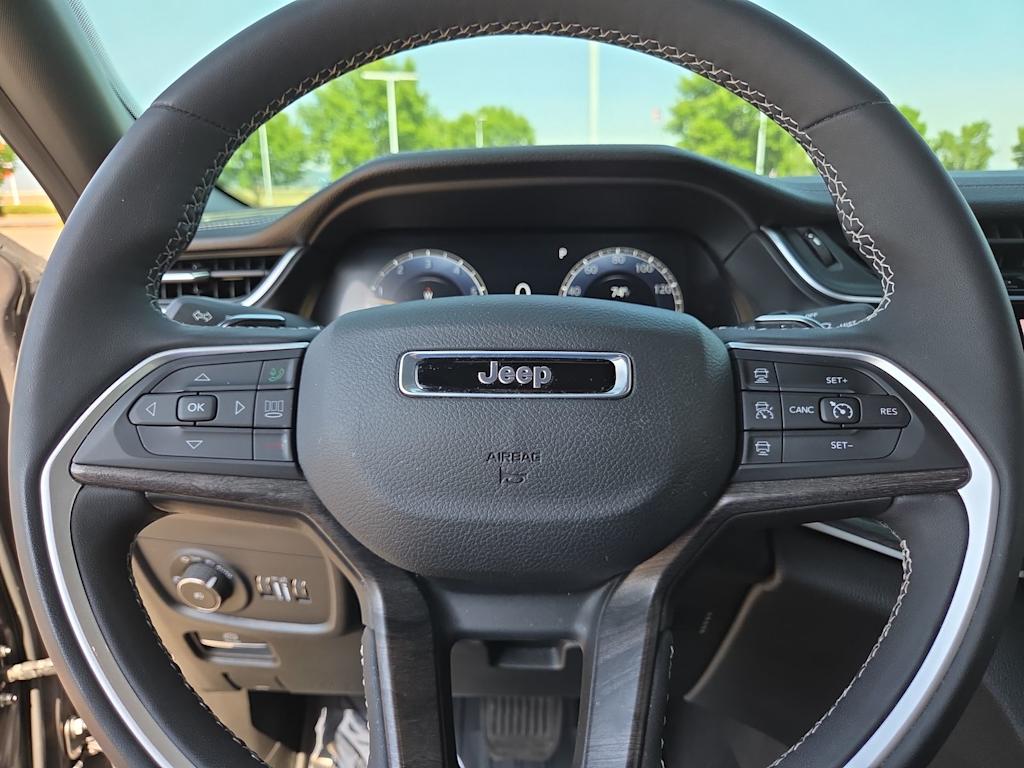 Thumbnail: 2025 Jeep Grand Cherokee - 28