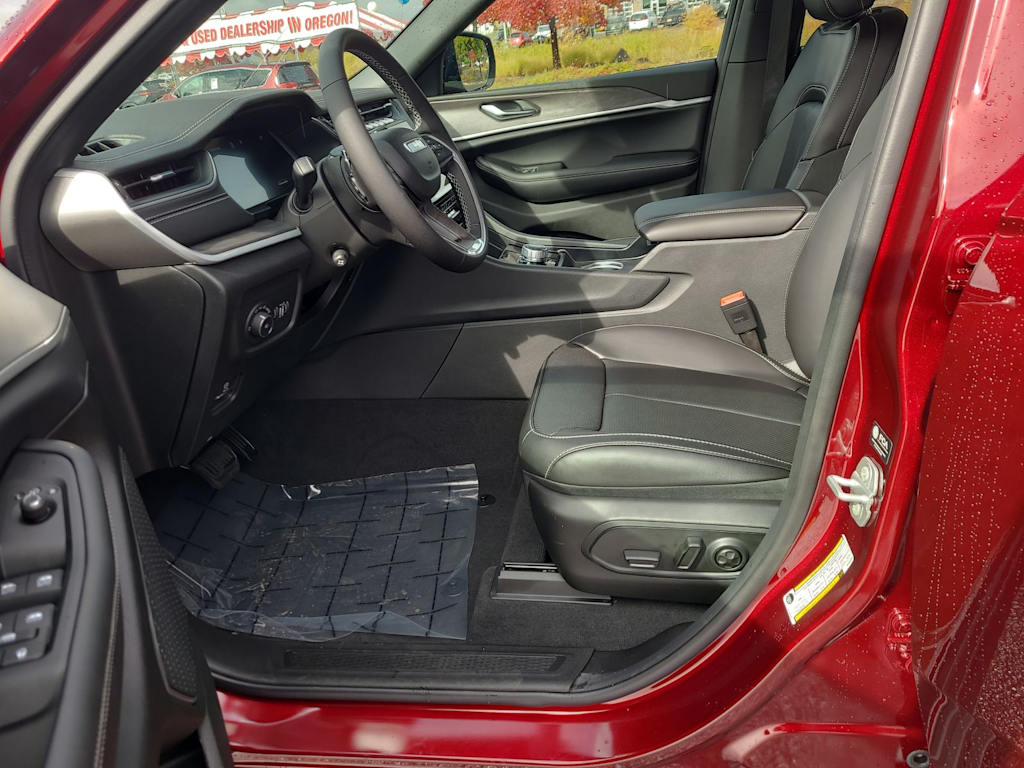 Thumbnail: 2025 Jeep Grand Cherokee - 11