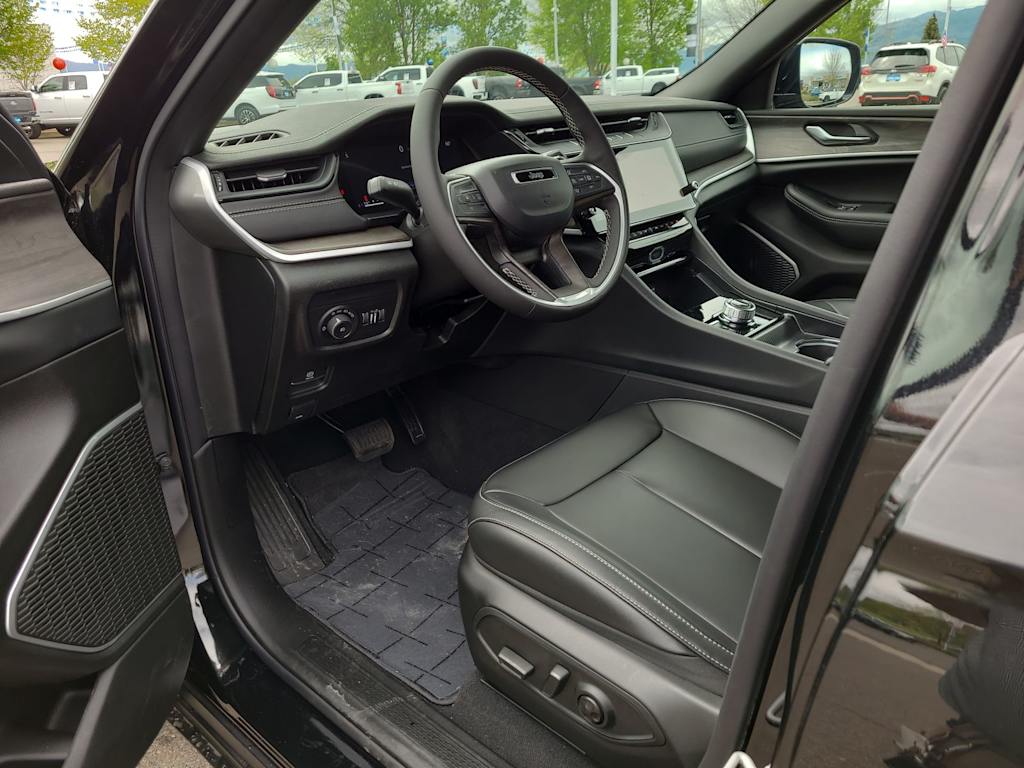 Thumbnail: 2026 Jeep Grand Cherokee - 10