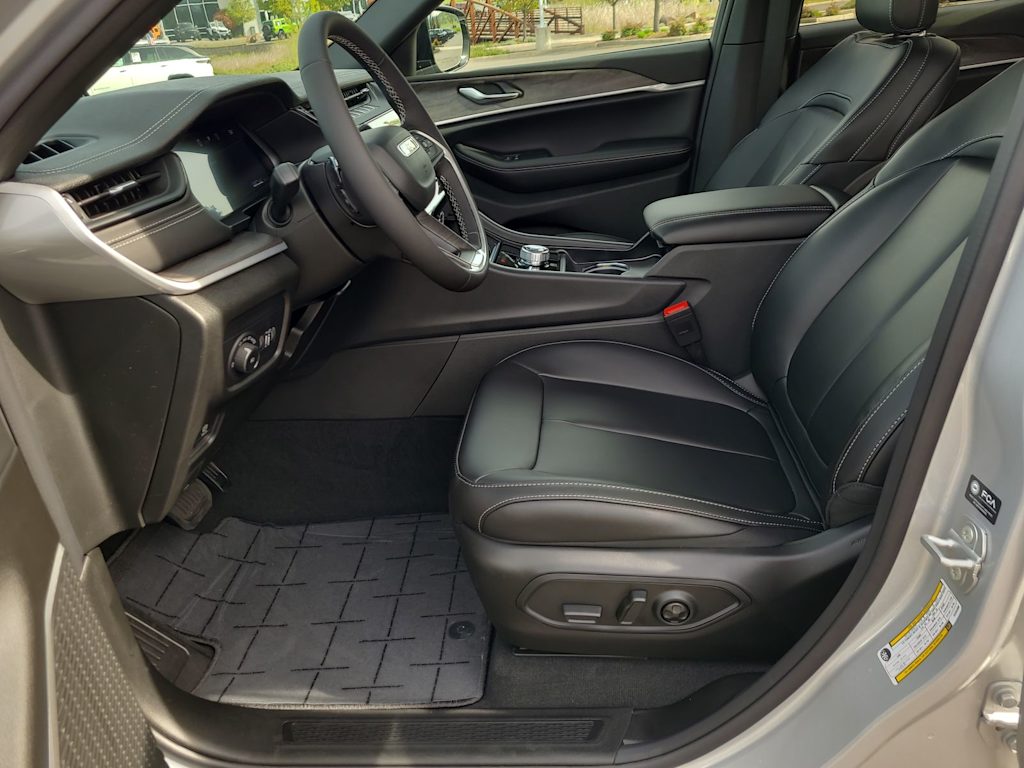 Thumbnail: 2026 Jeep Grand Cherokee - 10