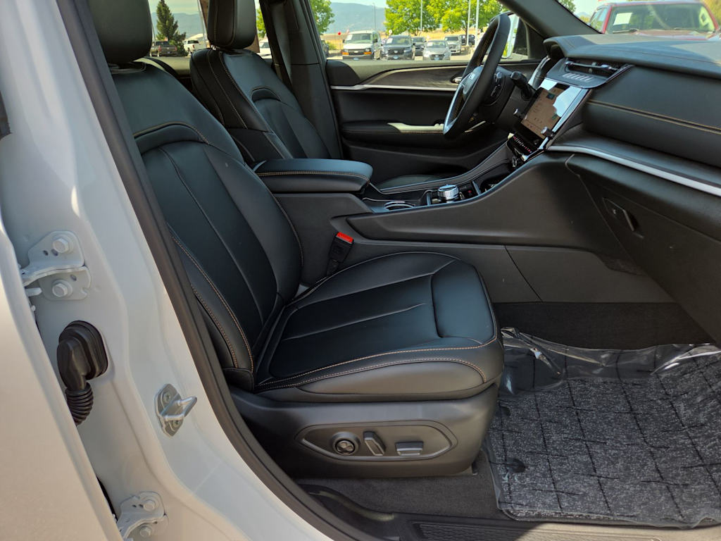 Thumbnail: 2026 Jeep Grand Cherokee - 10
