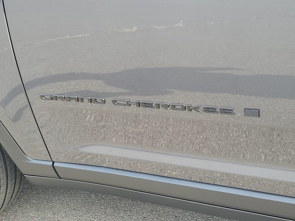 Thumbnail: 2026 Jeep Grand Cherokee - 7
