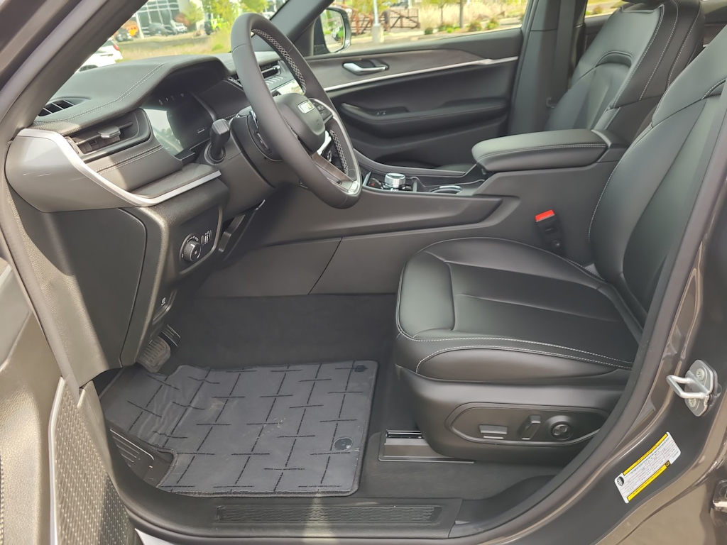 Thumbnail: 2026 Jeep Grand Cherokee - 11