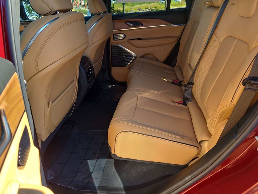 Thumbnail: 2025 Jeep Grand Cherokee - 25