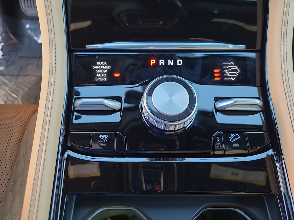 Thumbnail: 2025 Jeep Grand Cherokee - 28