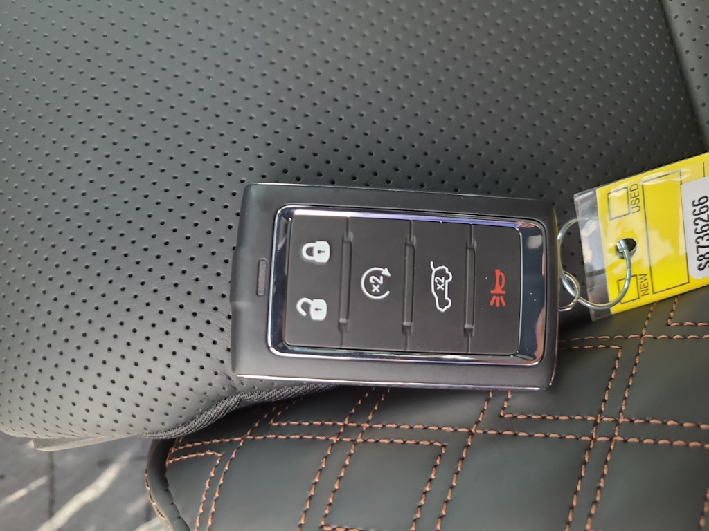 Thumbnail: 2025 Jeep Grand Cherokee - 17